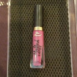 Too faced mini melted latex in hot mess